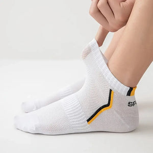 5 Pairs Men Short Socks With Fashionable Versatile Stripes That Absorb