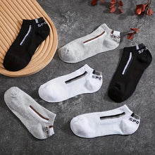 5 Pairs Men Short Socks With Fashionable Versatile Stripes That Absorb