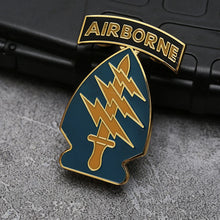 Green Berets Military-style Badges US Army Airborne Lightning Insignia Enamel Pin for Collectors and Military Enthusiasts